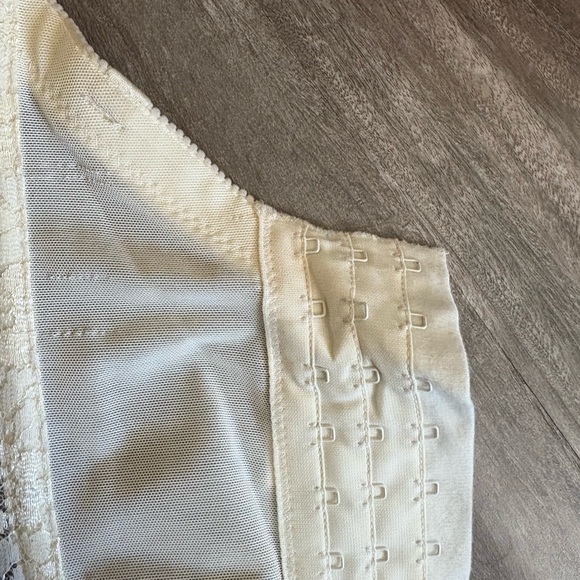 Lace Bustier Top - Picture 3 of 4